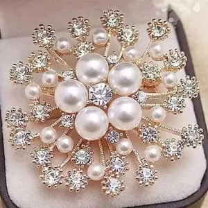 🌟 Fashion Women Large Exquisite Flower Corsage - A Blend of Classic and Modern 🌟