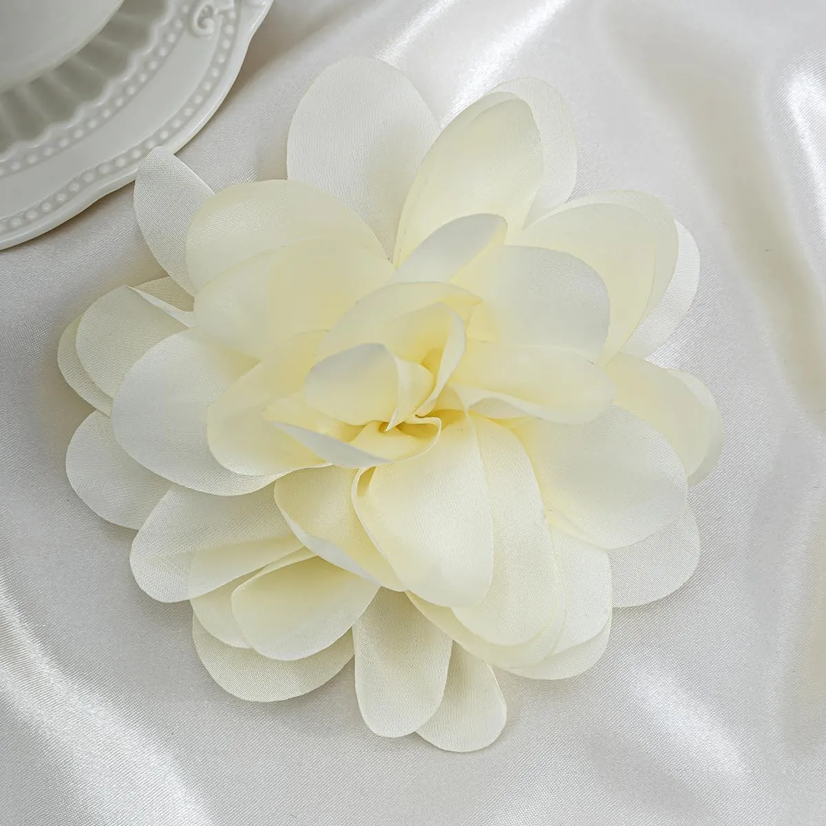 Big Flower Brooches Large Rose Brooches Satin Fabric Hair Clip Vintage Floral Brooch Pin Wedding Prom Flower Brooch Pin for Women