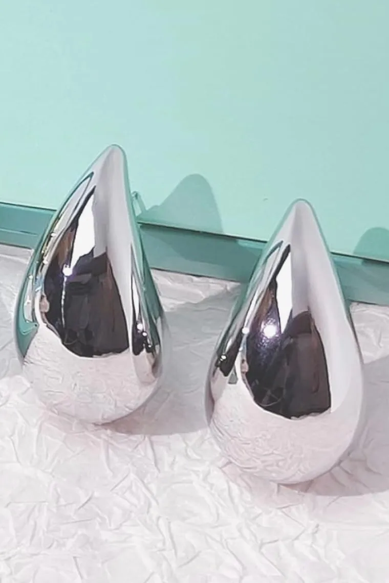 NEW!! 18k Silver Plated Drop Earrings