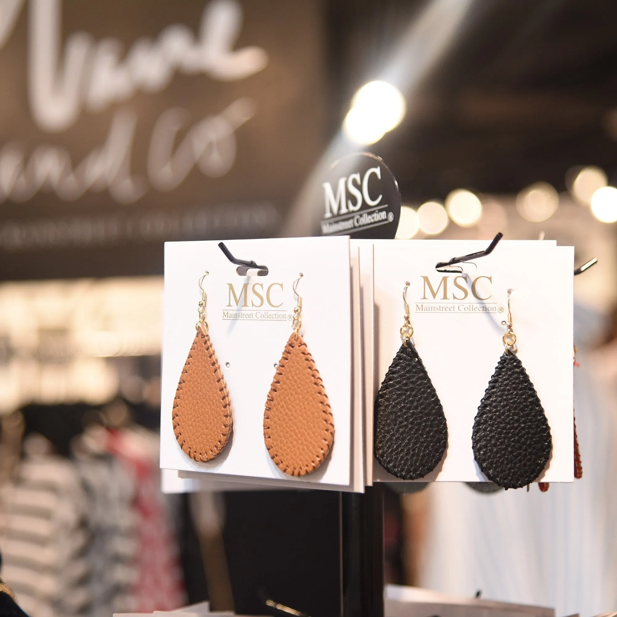 Pebble Grain Teardrop Earrings