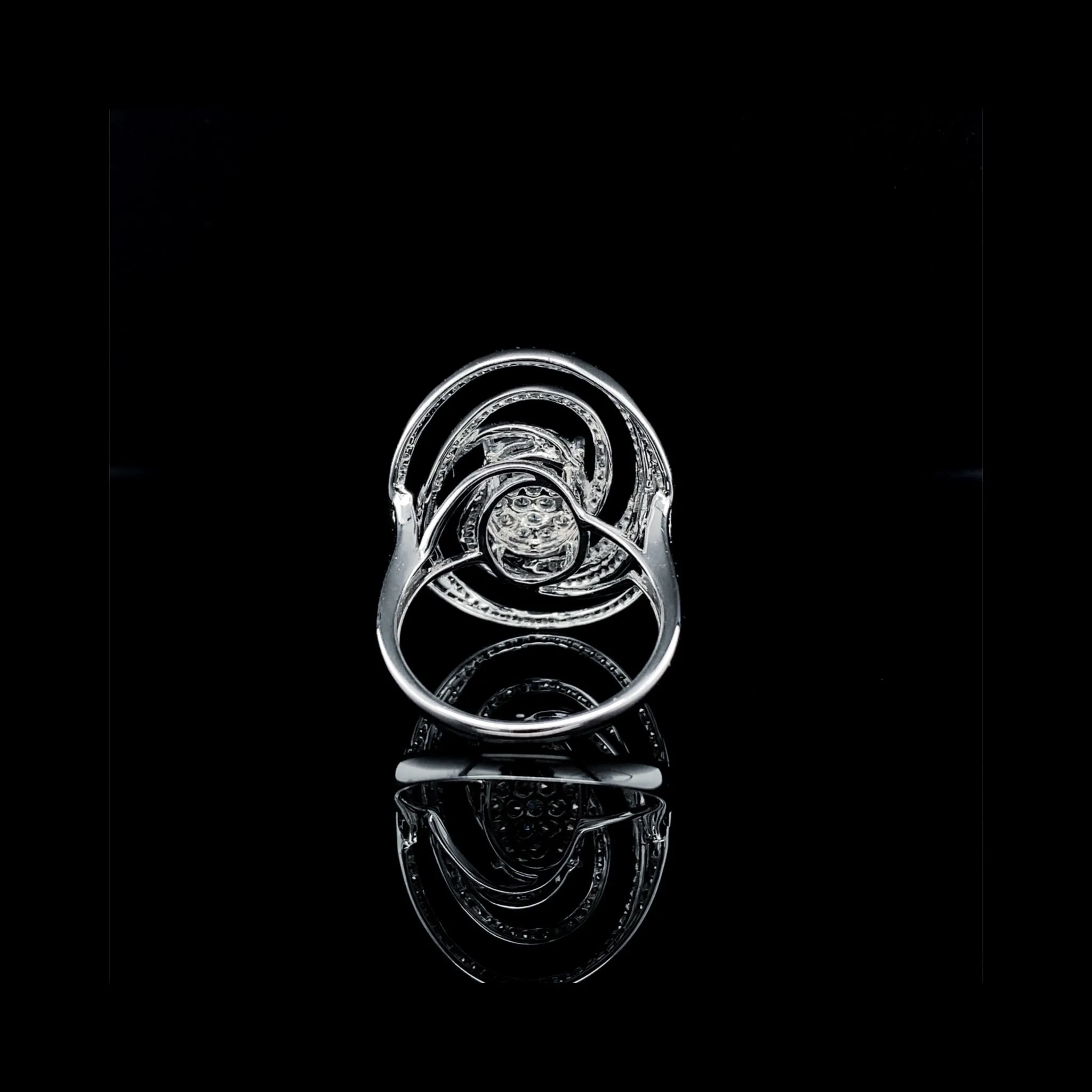 PREORDER | Oval Statement Diamond Ring 14kt
