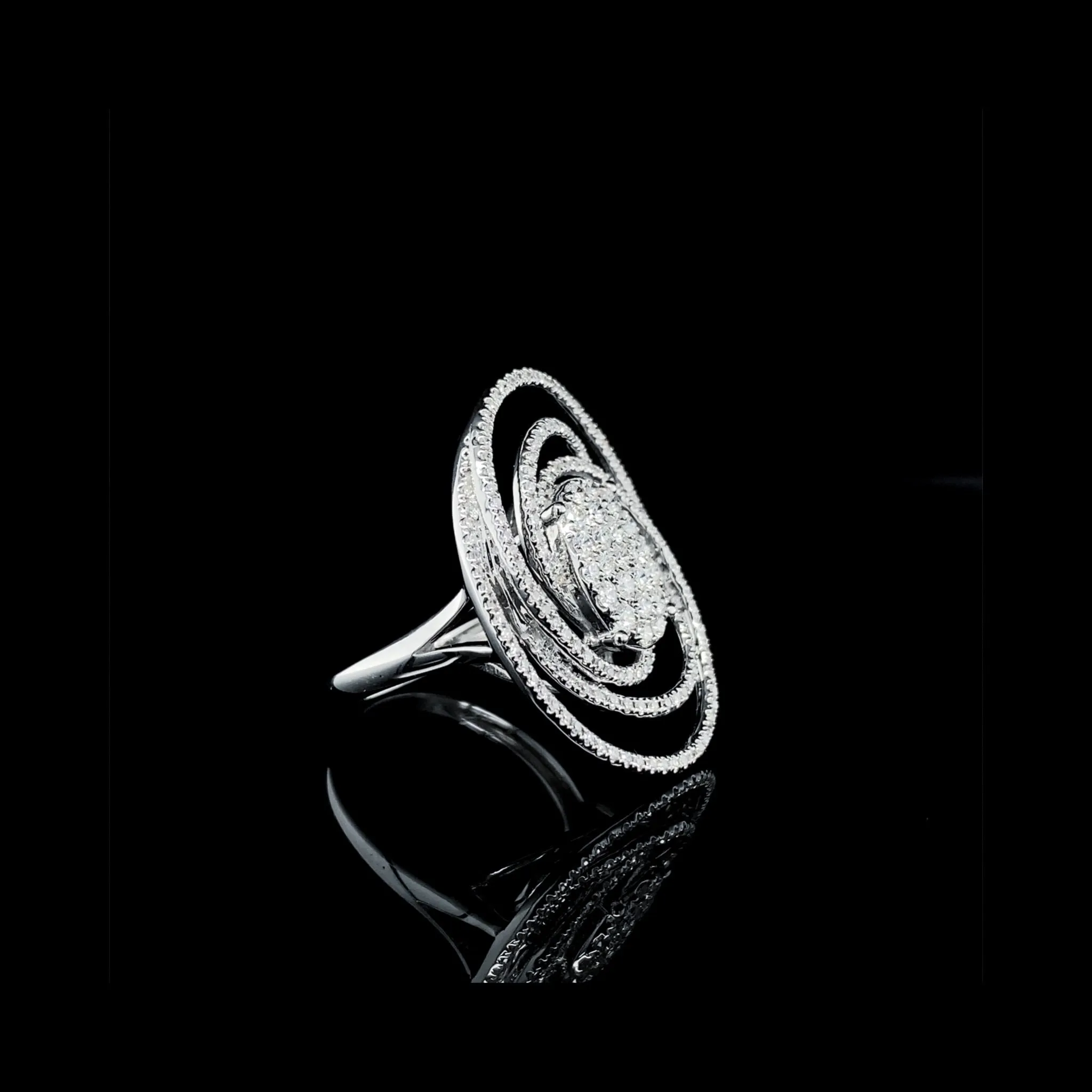 PREORDER | Oval Statement Diamond Ring 14kt