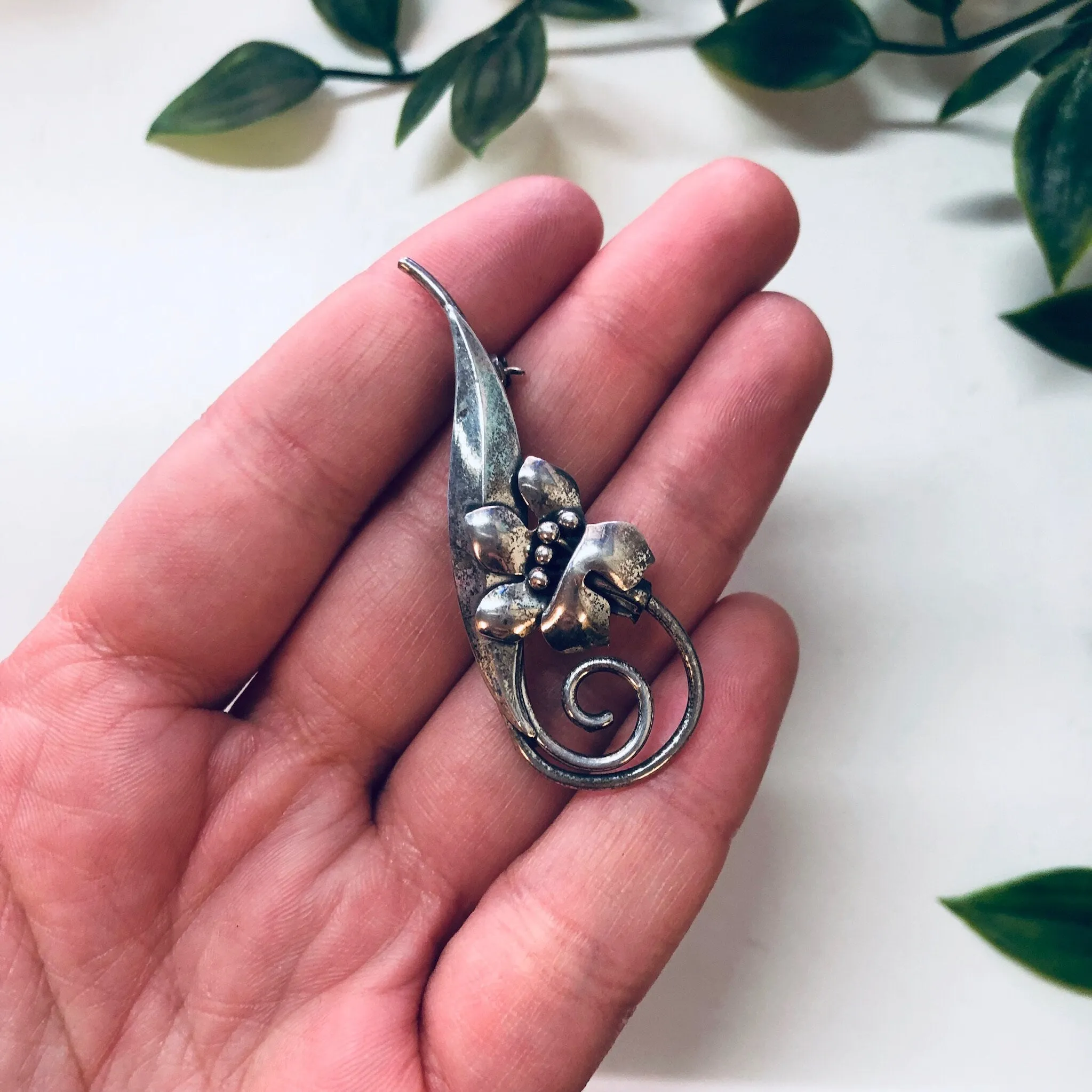 Vintage Flower Brooch, Floral Pin, Vintage Brooch, Flowers, Swirl Brooch, Valentines Day Gift, Gift for Mom, Unique Jewelry, Cut out Brooch