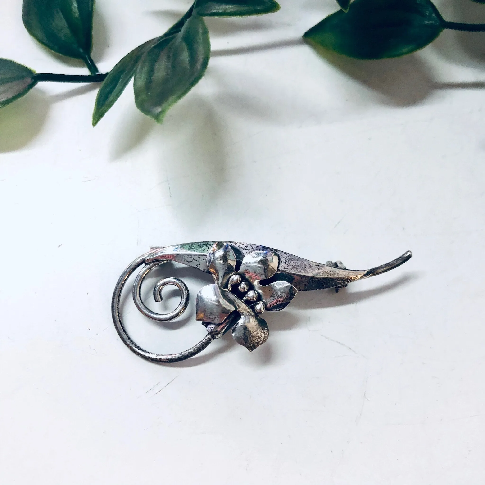 Vintage Flower Brooch, Floral Pin, Vintage Brooch, Flowers, Swirl Brooch, Valentines Day Gift, Gift for Mom, Unique Jewelry, Cut out Brooch