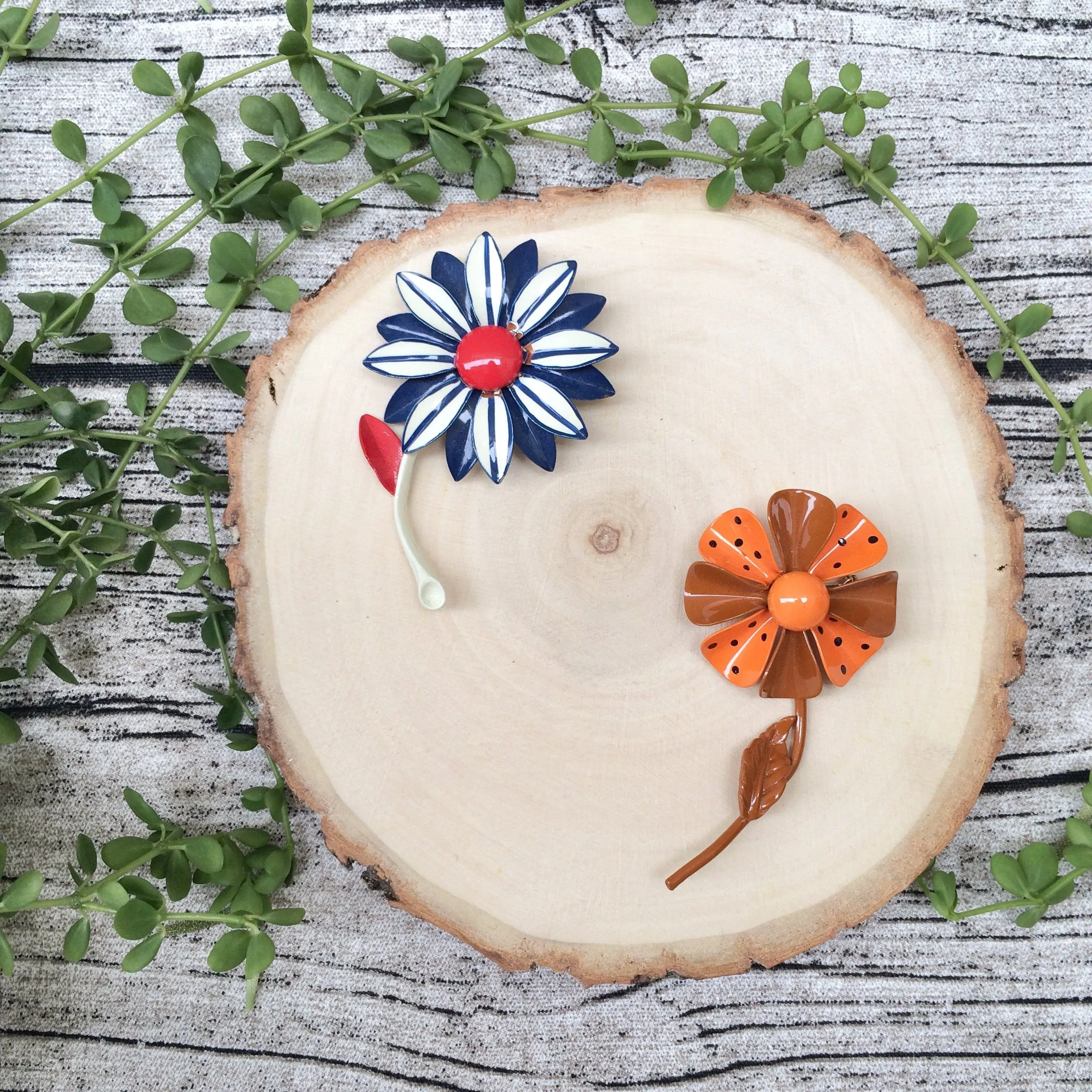 Vintage patriotic Red Blue White Flower Power 1960s retro mod Floral Brooch